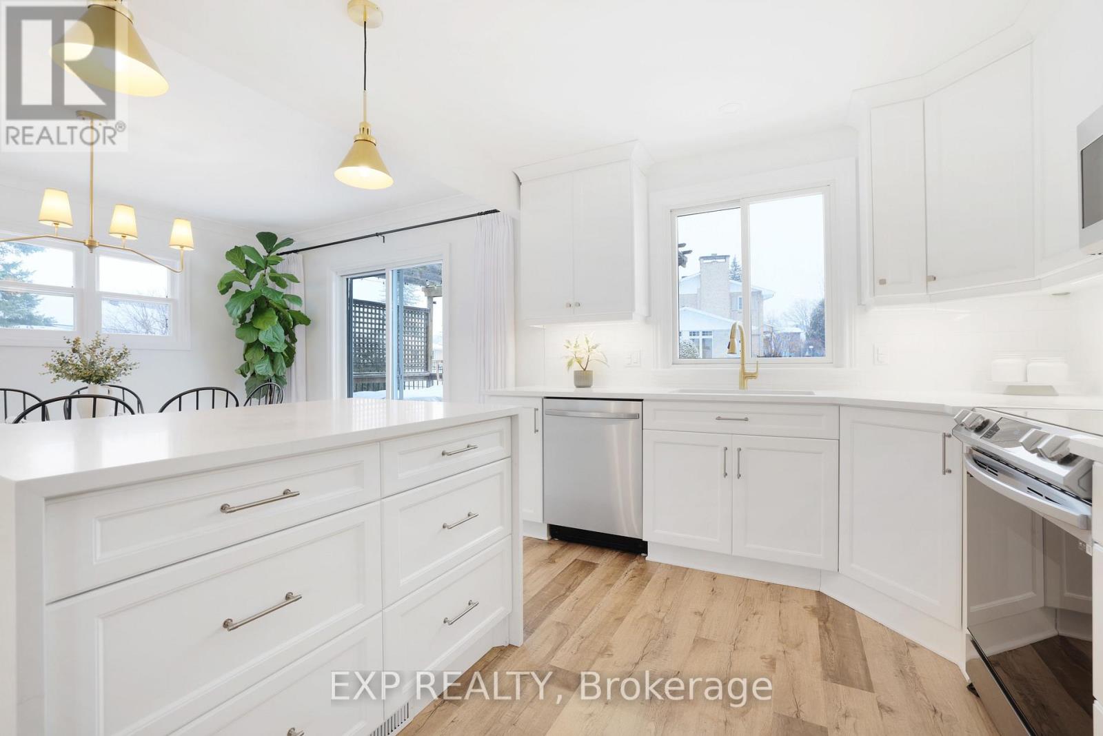 150 STEVENSON CRESCENT - 17