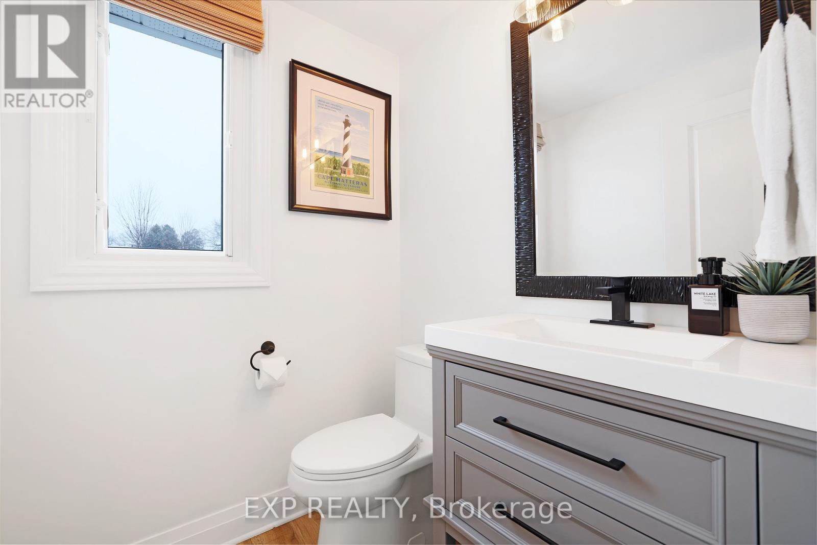 150 STEVENSON CRESCENT - 21