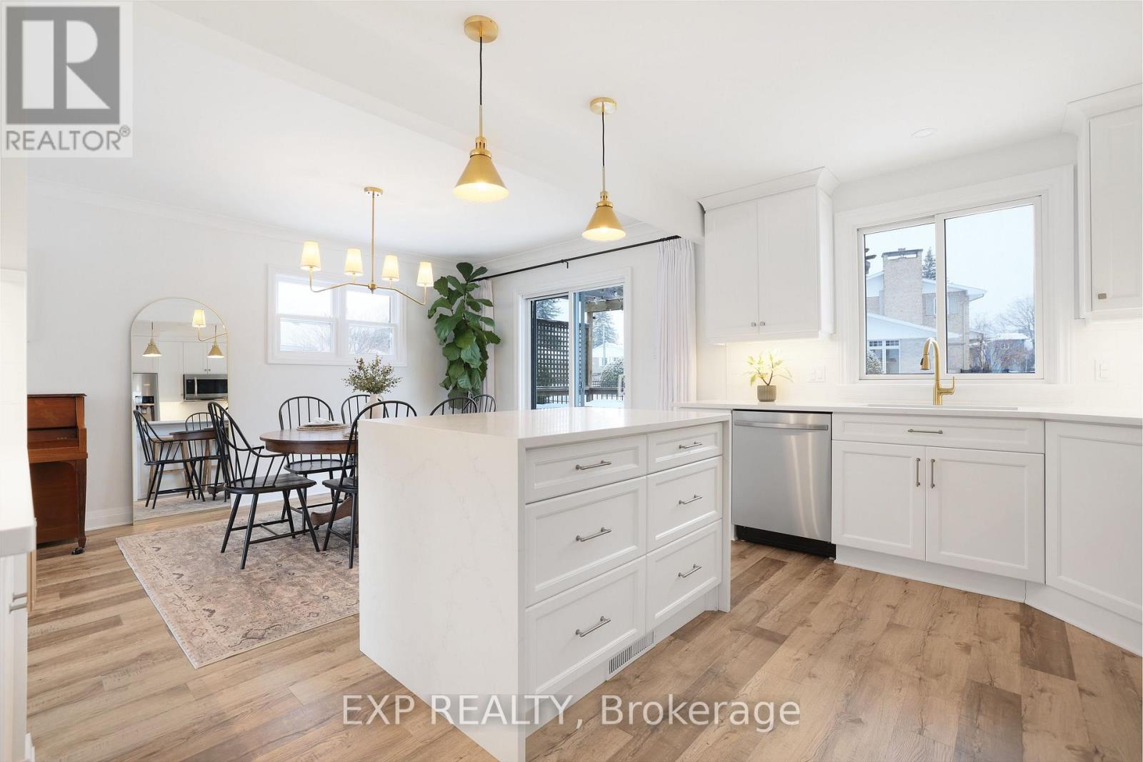 150 STEVENSON CRESCENT - 16
