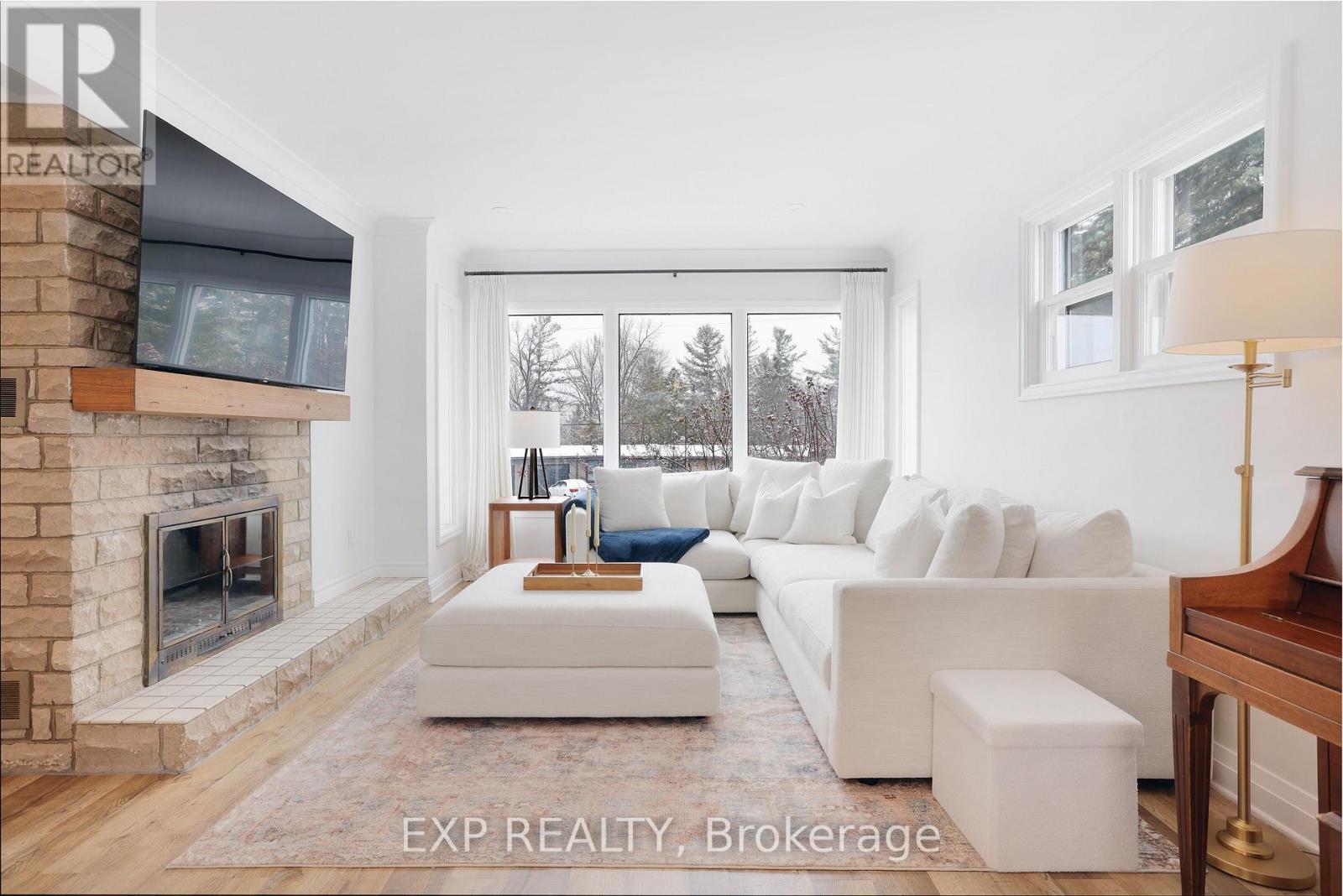 150 STEVENSON CRESCENT - 11