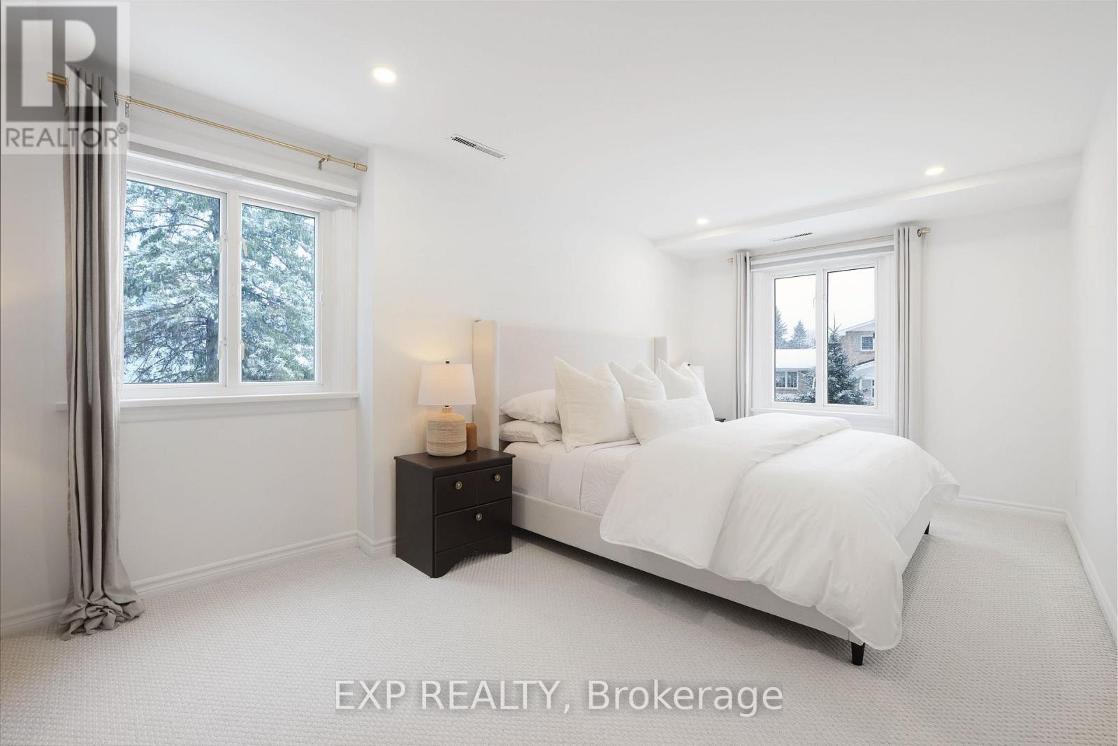 150 STEVENSON CRESCENT - 26