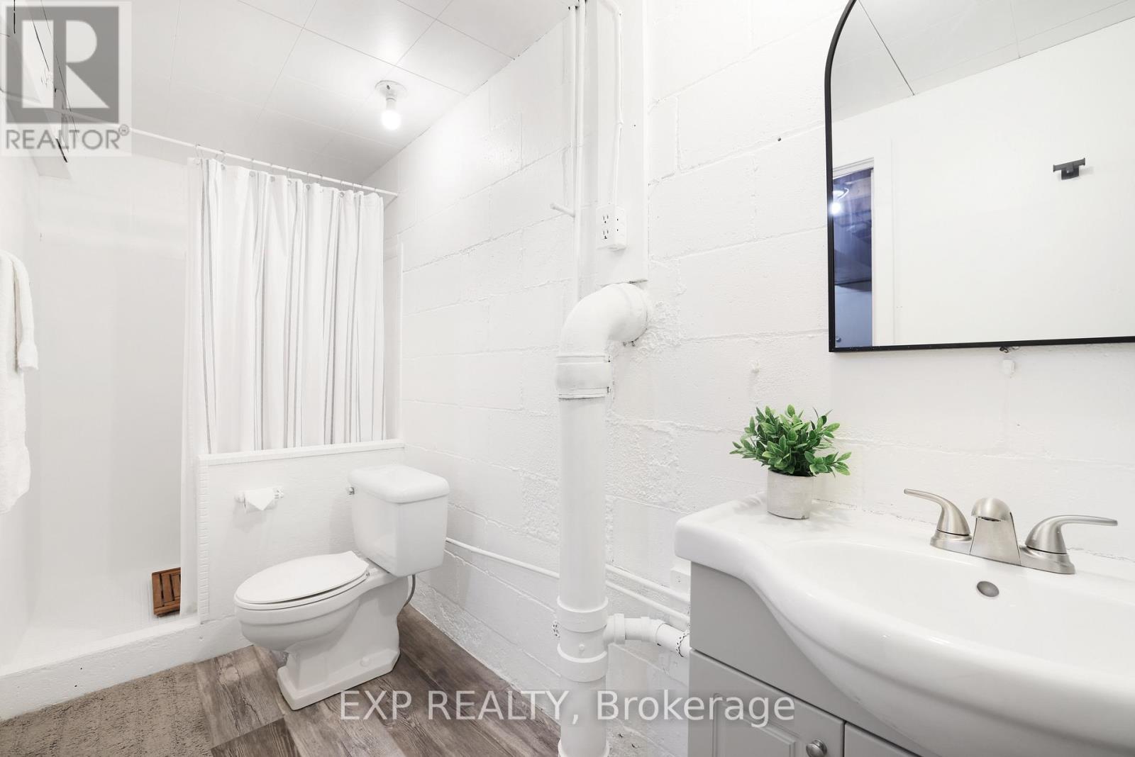 150 STEVENSON CRESCENT - 39
