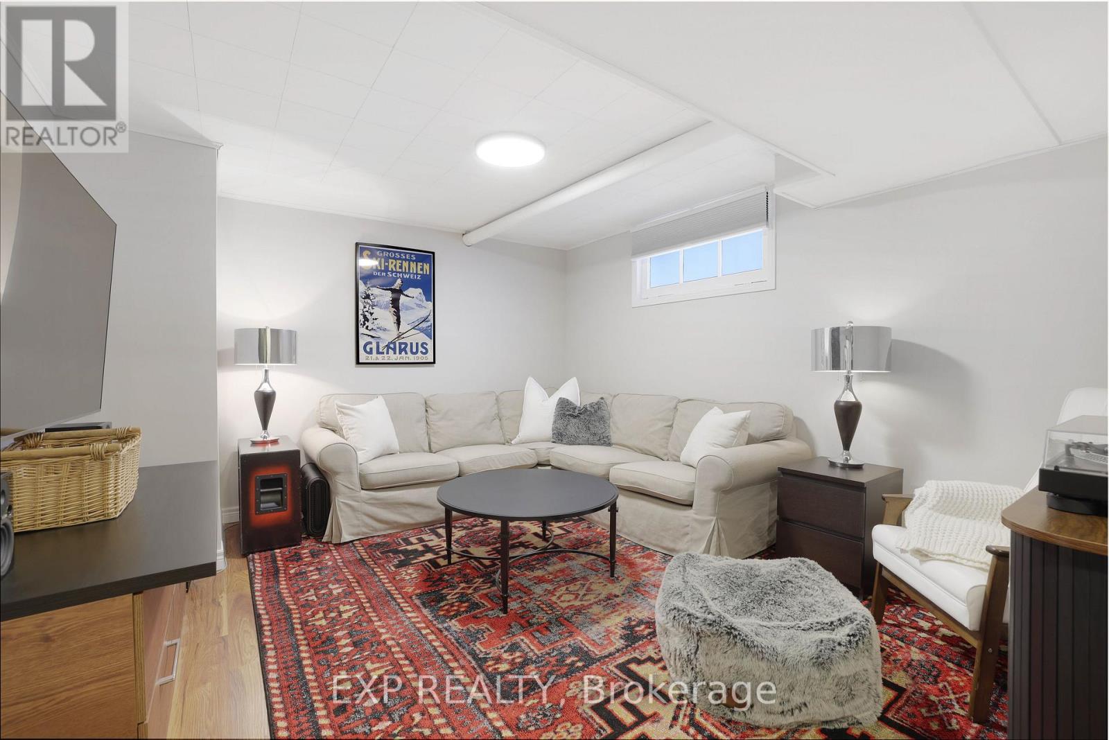 150 STEVENSON CRESCENT - 35