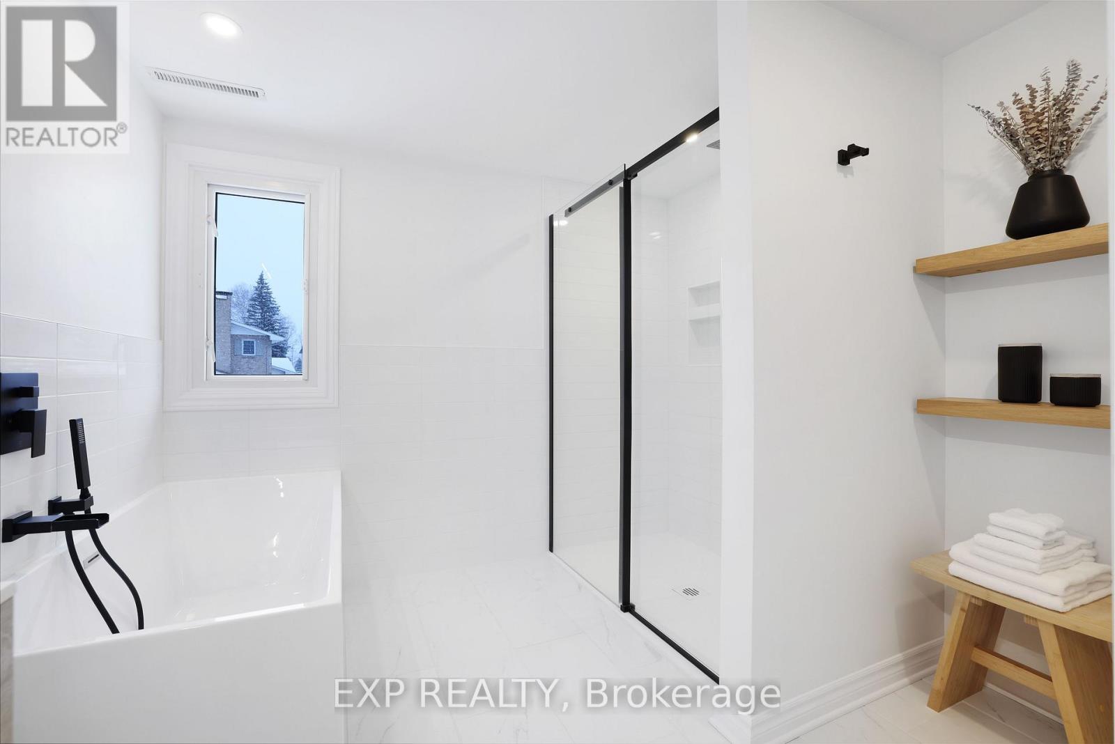 150 STEVENSON CRESCENT - 31