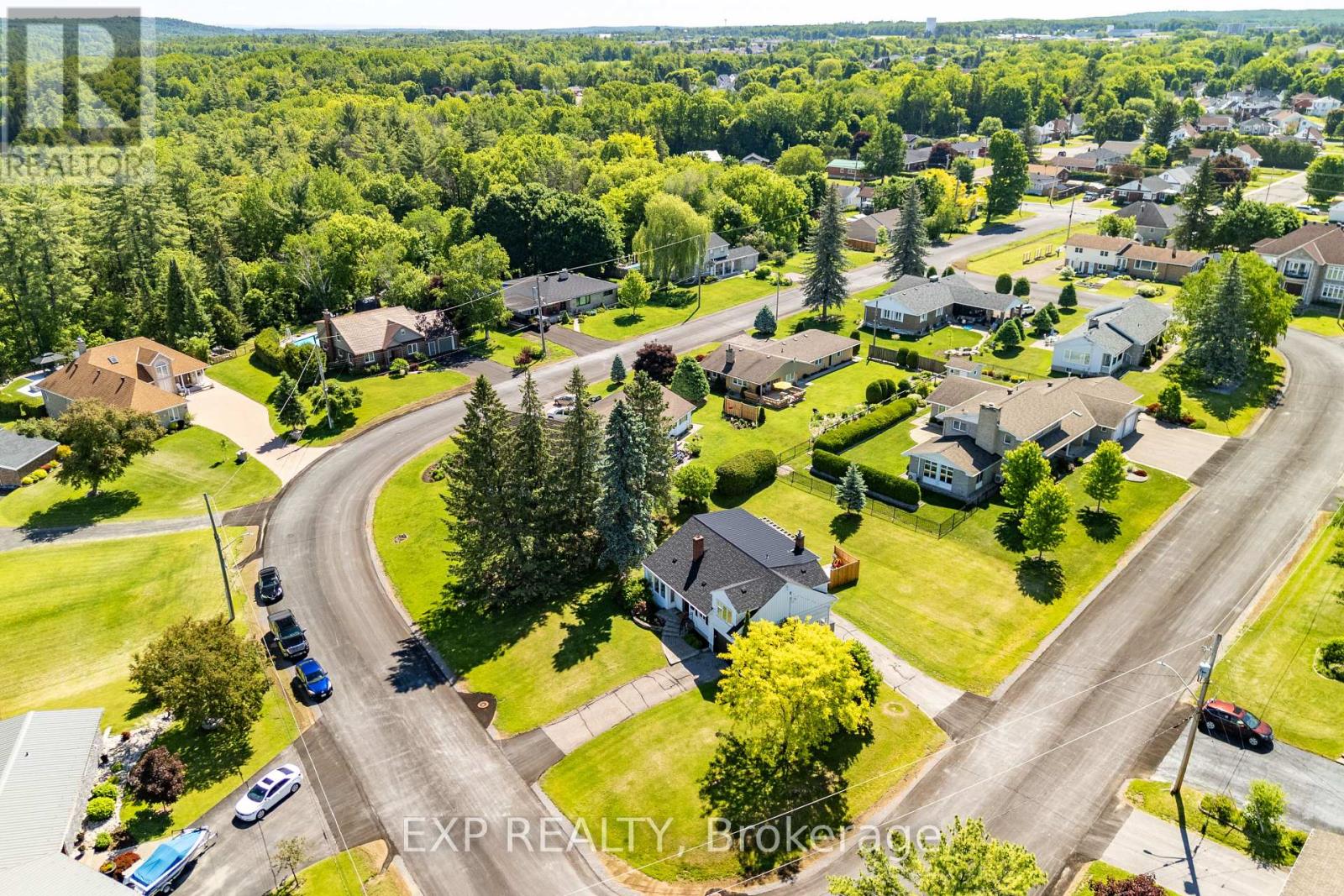 150 STEVENSON CRESCENT - 46