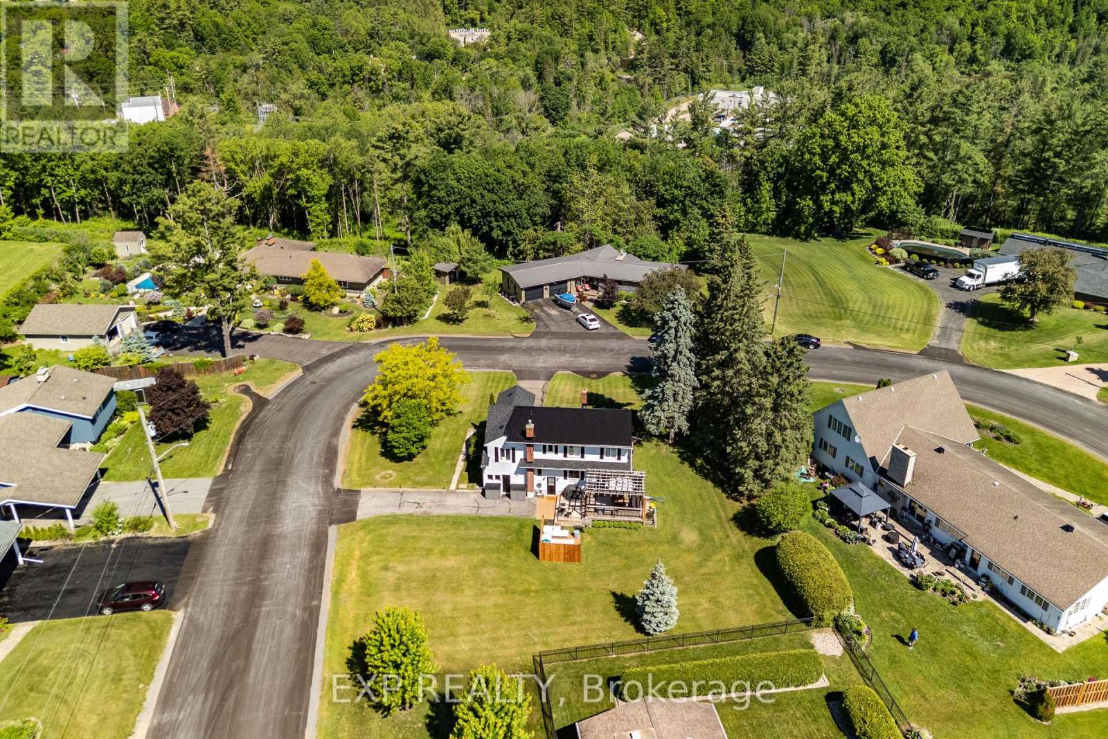 150 STEVENSON CRESCENT - 47