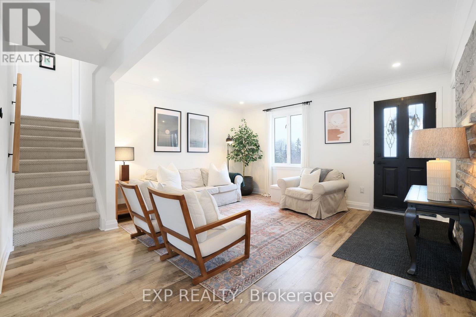 150 STEVENSON CRESCENT - 6