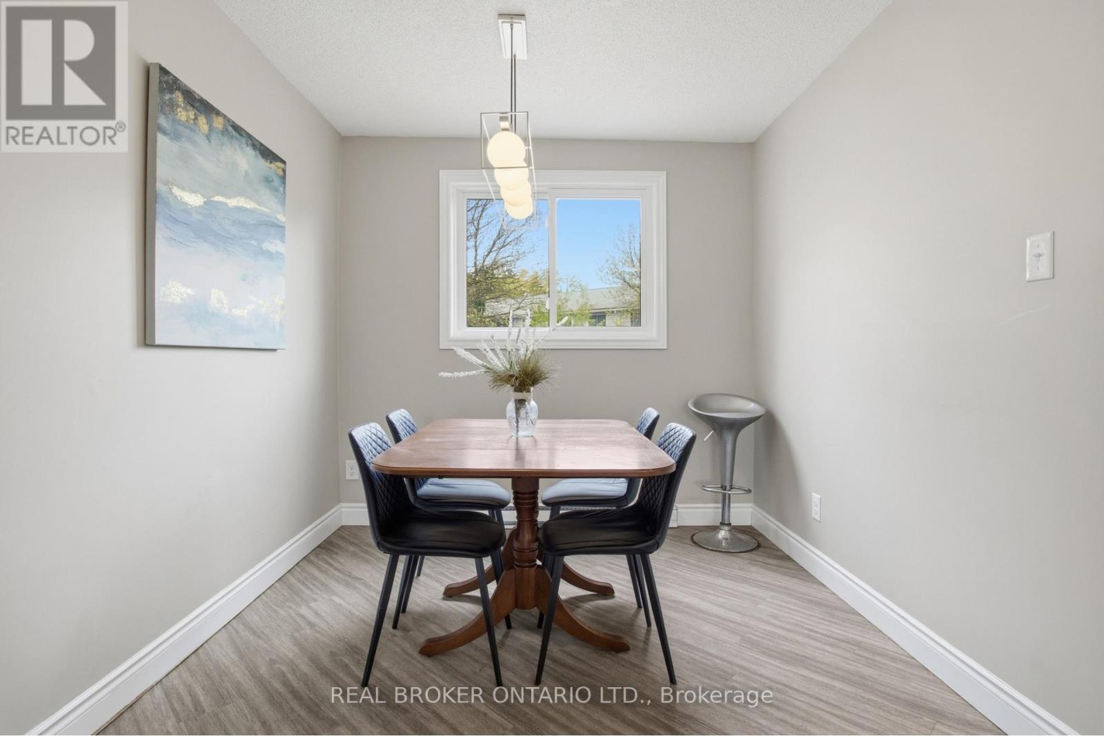 #46 60 ELMSDALE DRIVE - 18