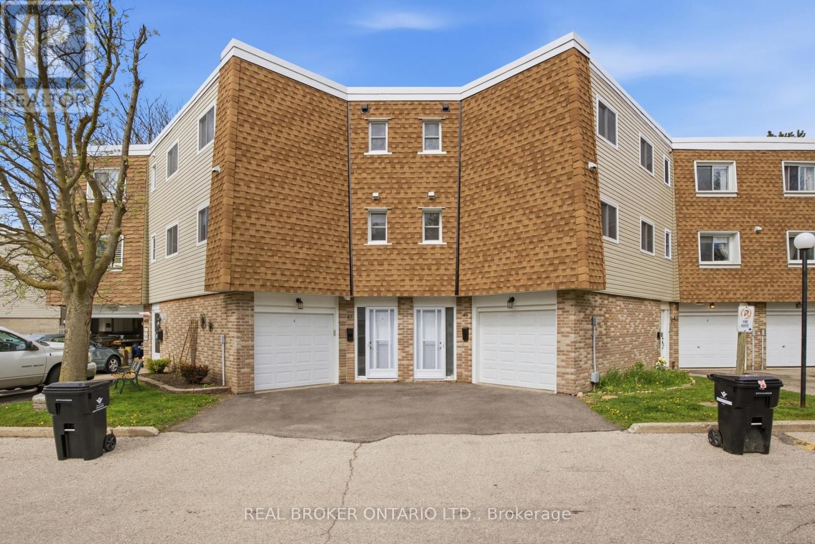#46 60 ELMSDALE DRIVE - 2
