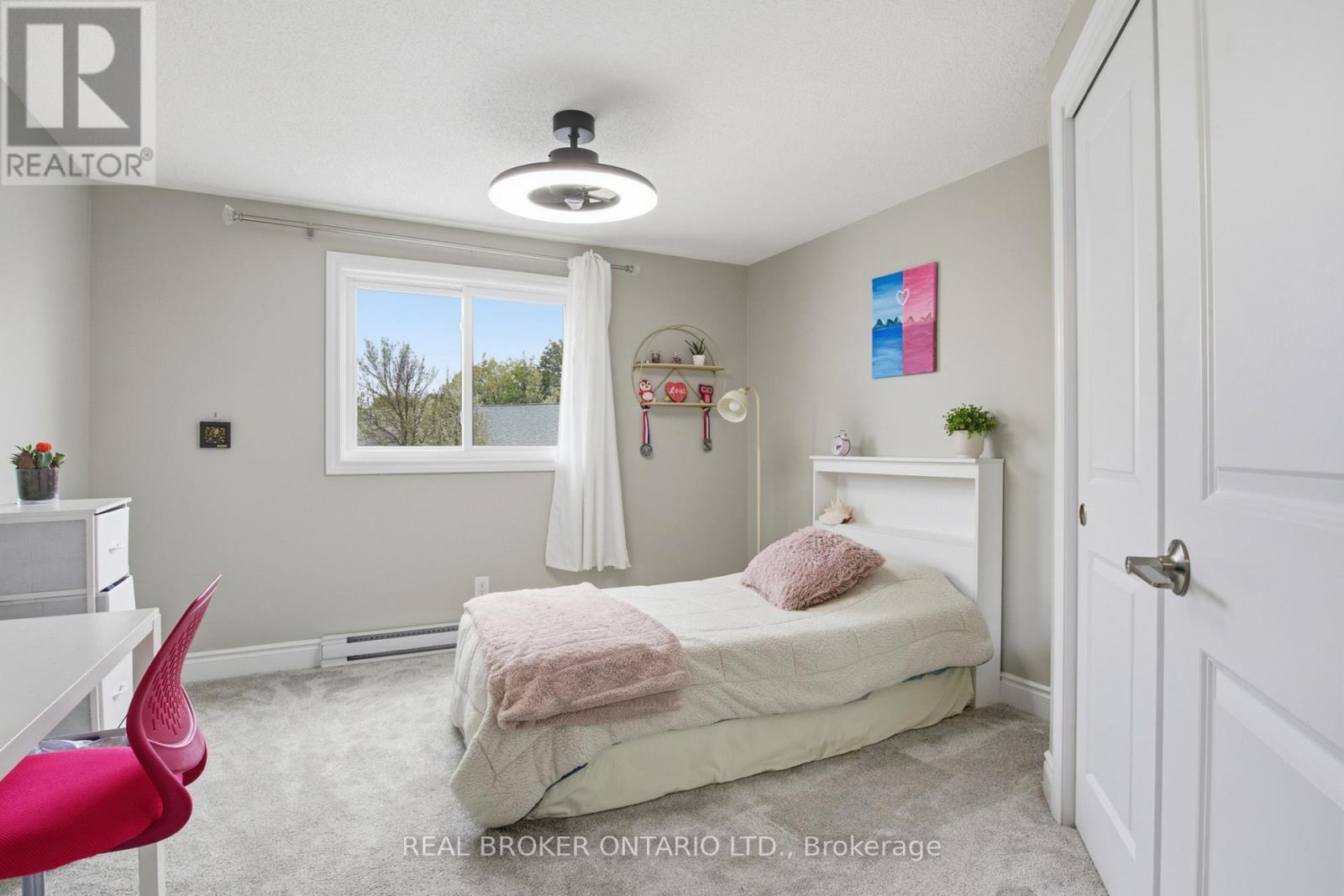 #46 60 ELMSDALE DRIVE - 26