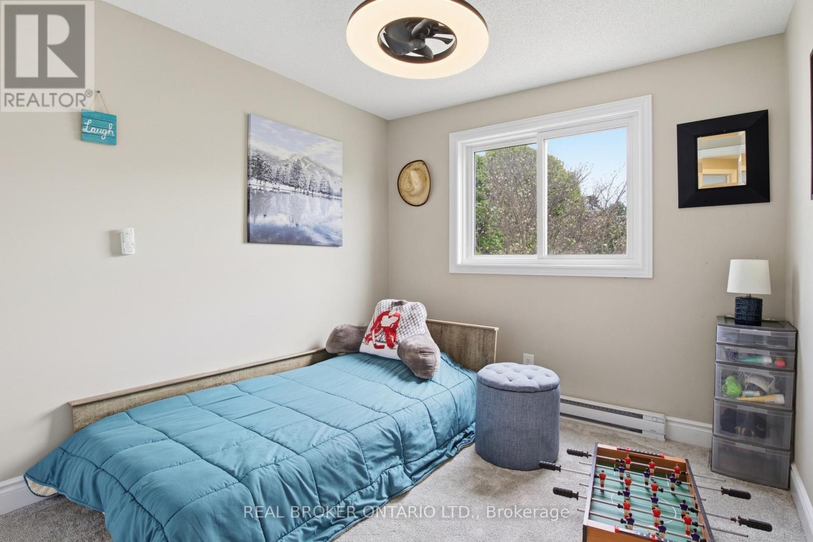 #46 60 ELMSDALE DRIVE - 28