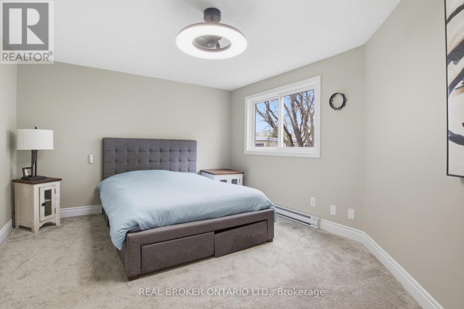#46 60 ELMSDALE DRIVE - 30