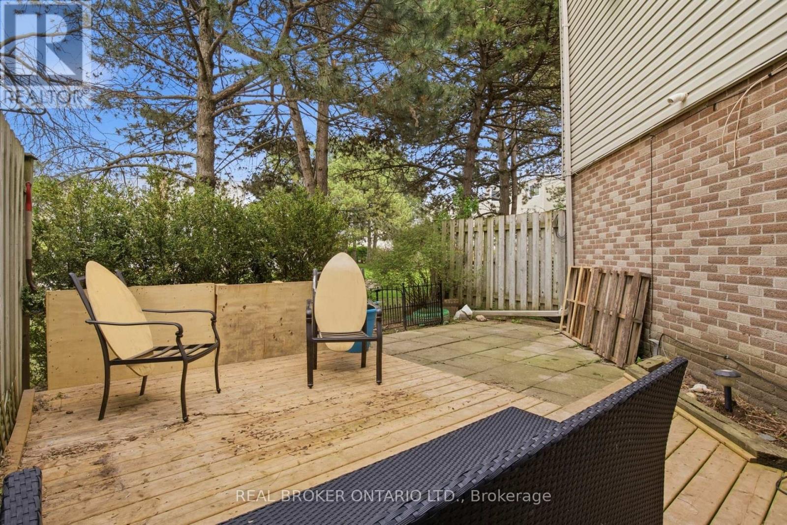#46 60 ELMSDALE DRIVE - 33