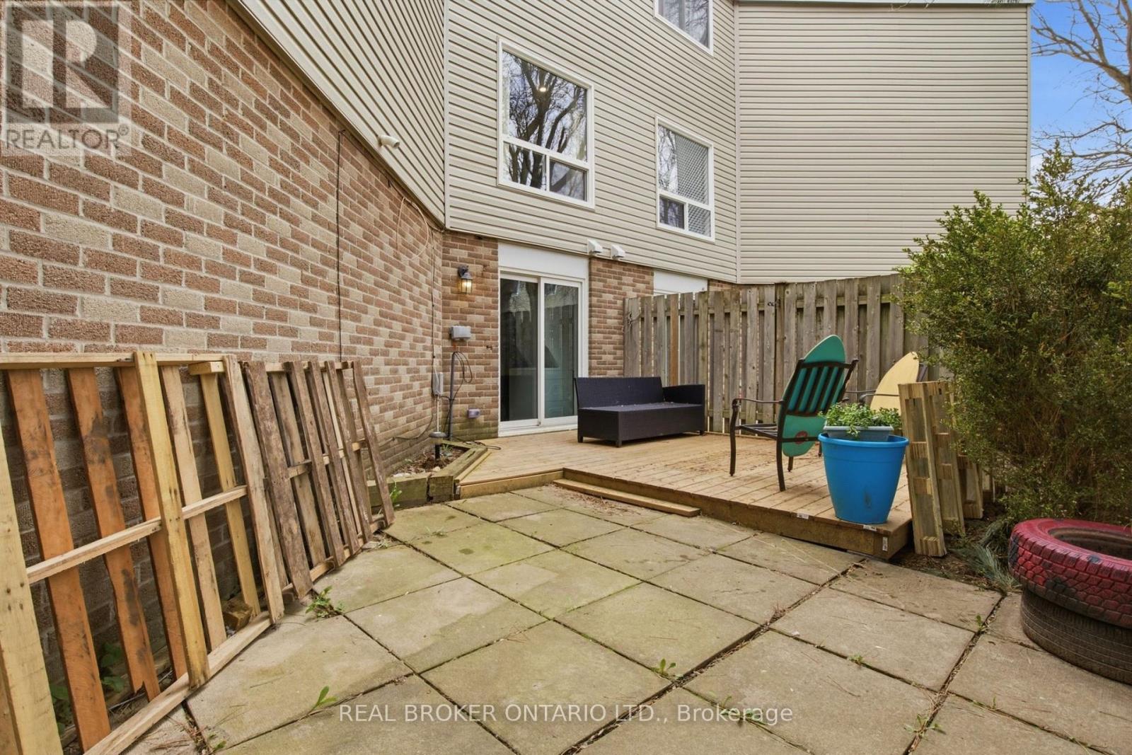 #46 60 ELMSDALE DRIVE - 34