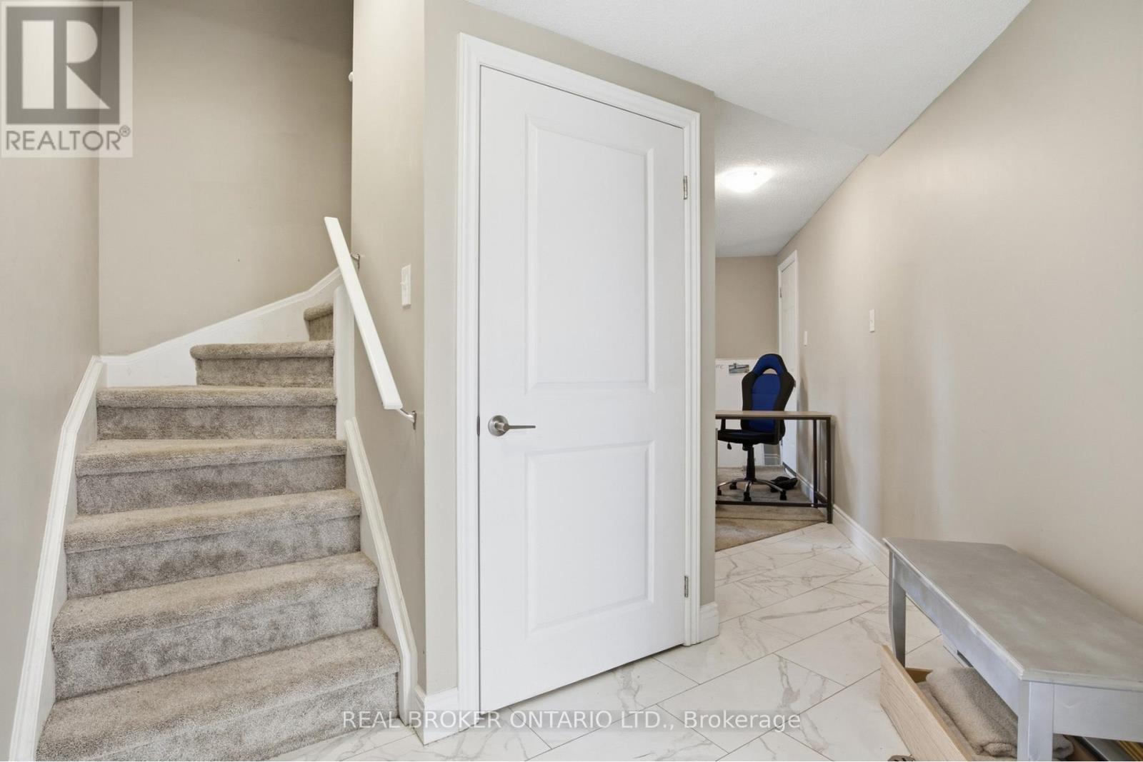 #46 60 ELMSDALE DRIVE - 9