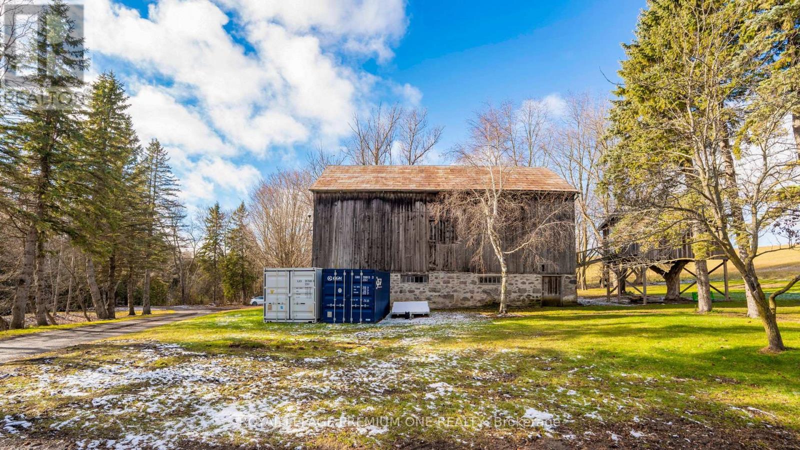 7590 19TH SIDE ROAD - Image 39