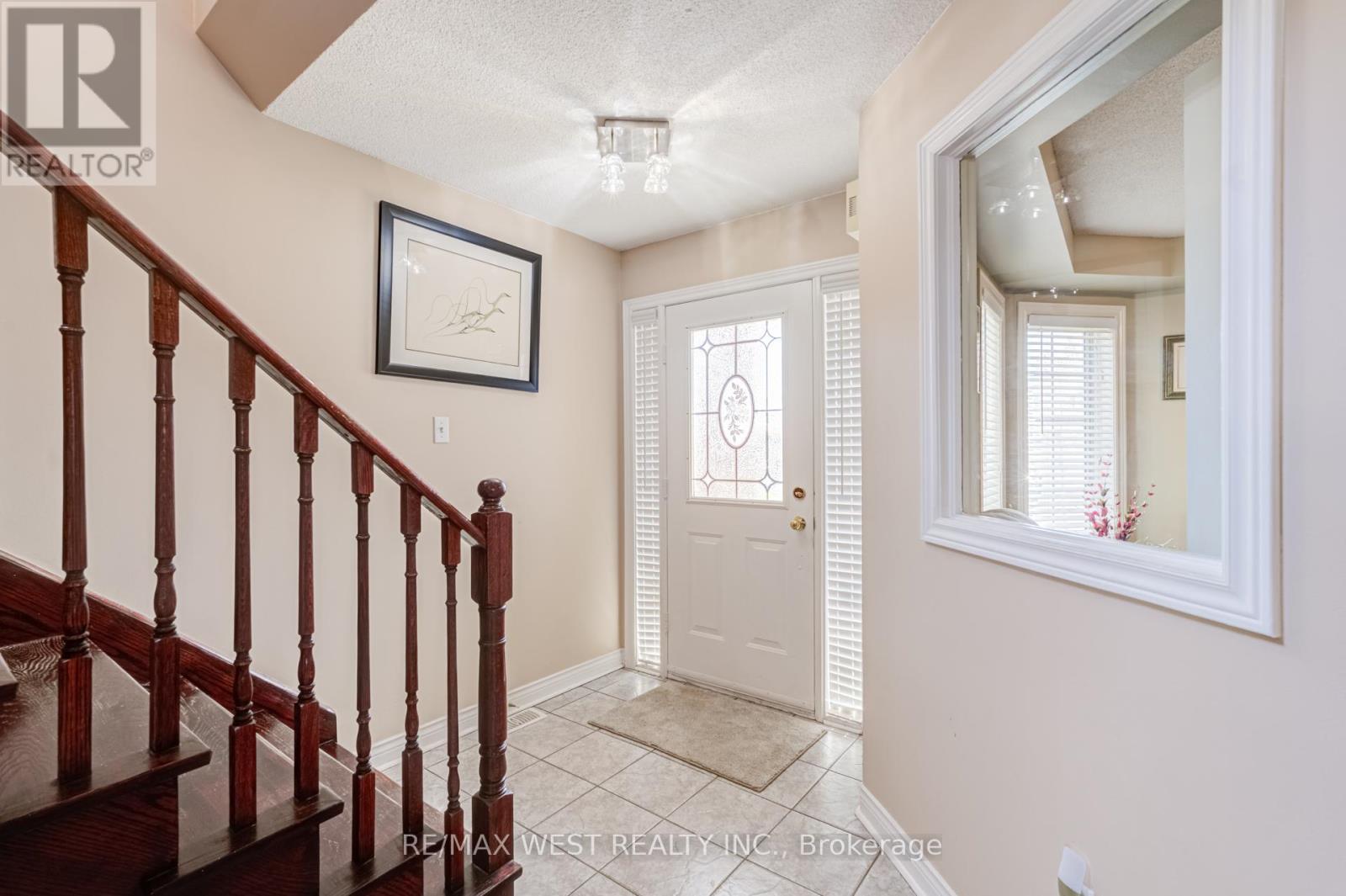 55 PAVIN CRESCENT - 3