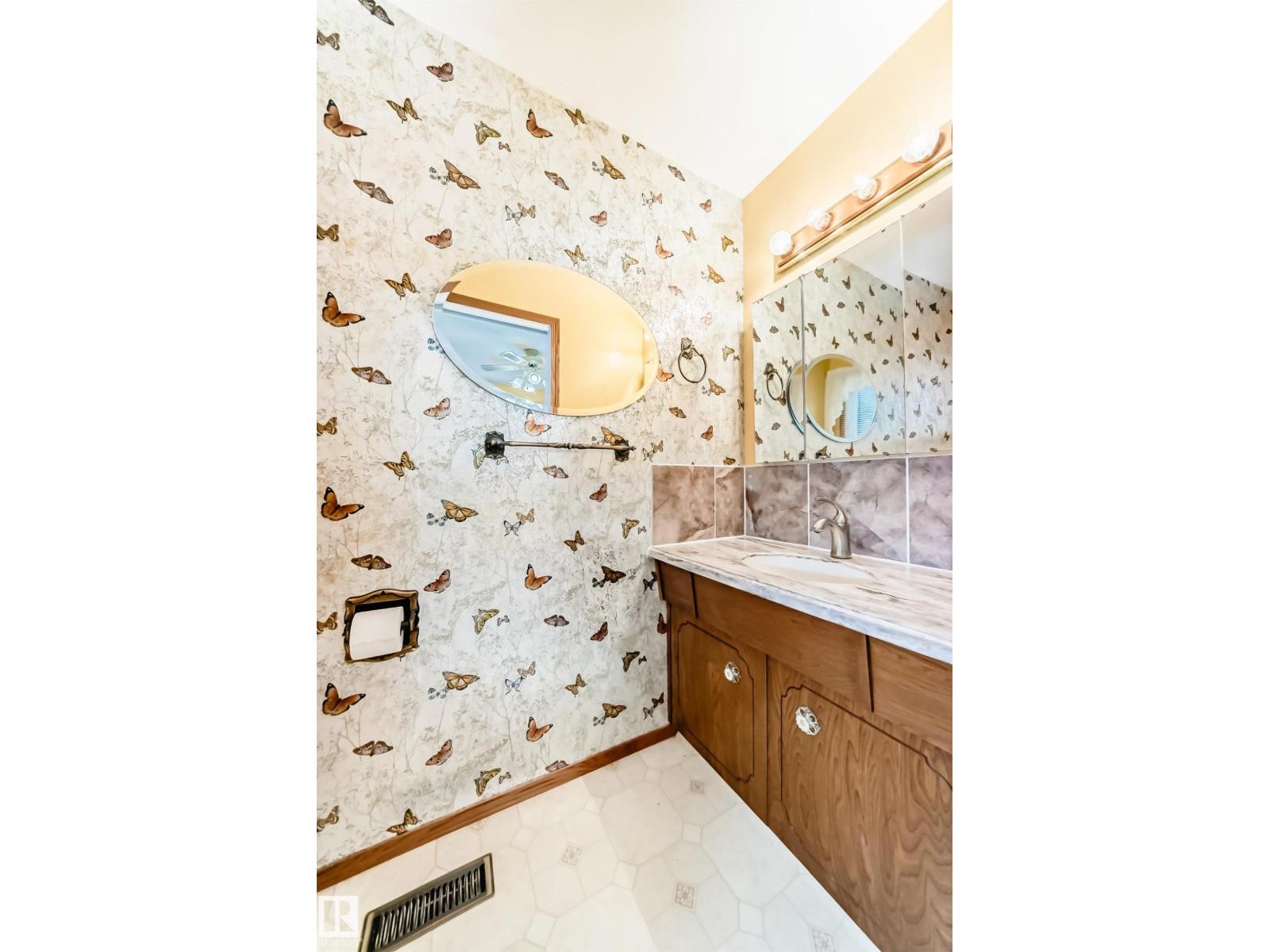 10411 36A AV NW — photo 12