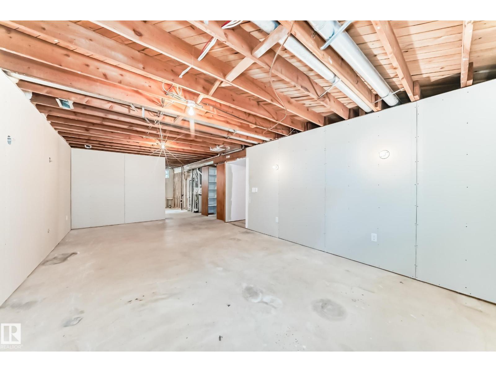 10411 36A AV NW — photo 18