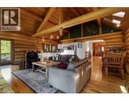 Primary Bedroom - 3660 Braelyn Road, Tappen, BC V0E2X0 Photo 13