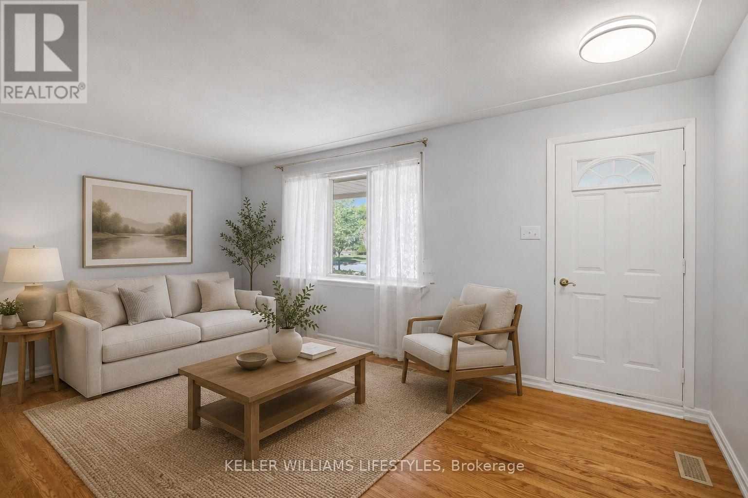 15 HAWKESBURY AVENUE - 4