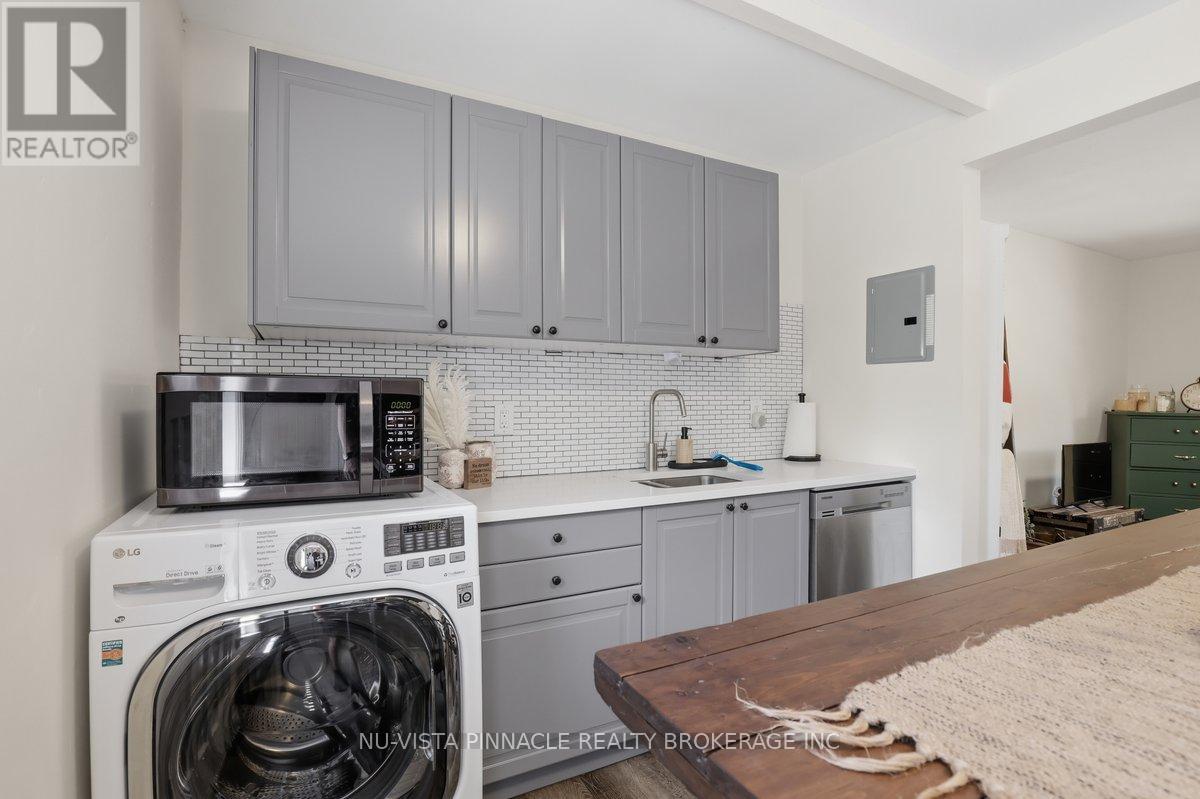 193 WATERLOO STREET - 31