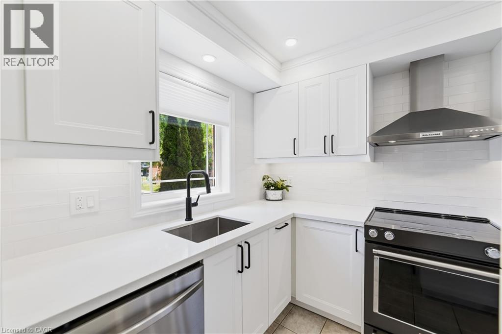 #13 242 UPPER MOUNT ALBION Road - 17