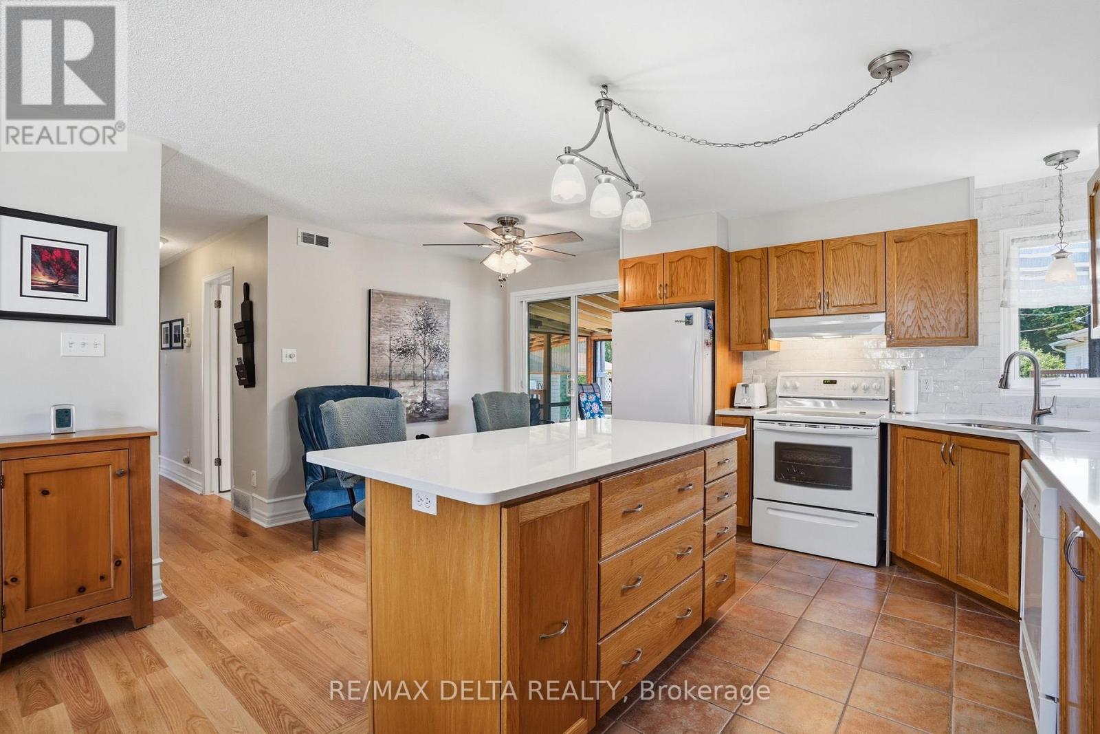 2733 SYLVAIN STREET - 10