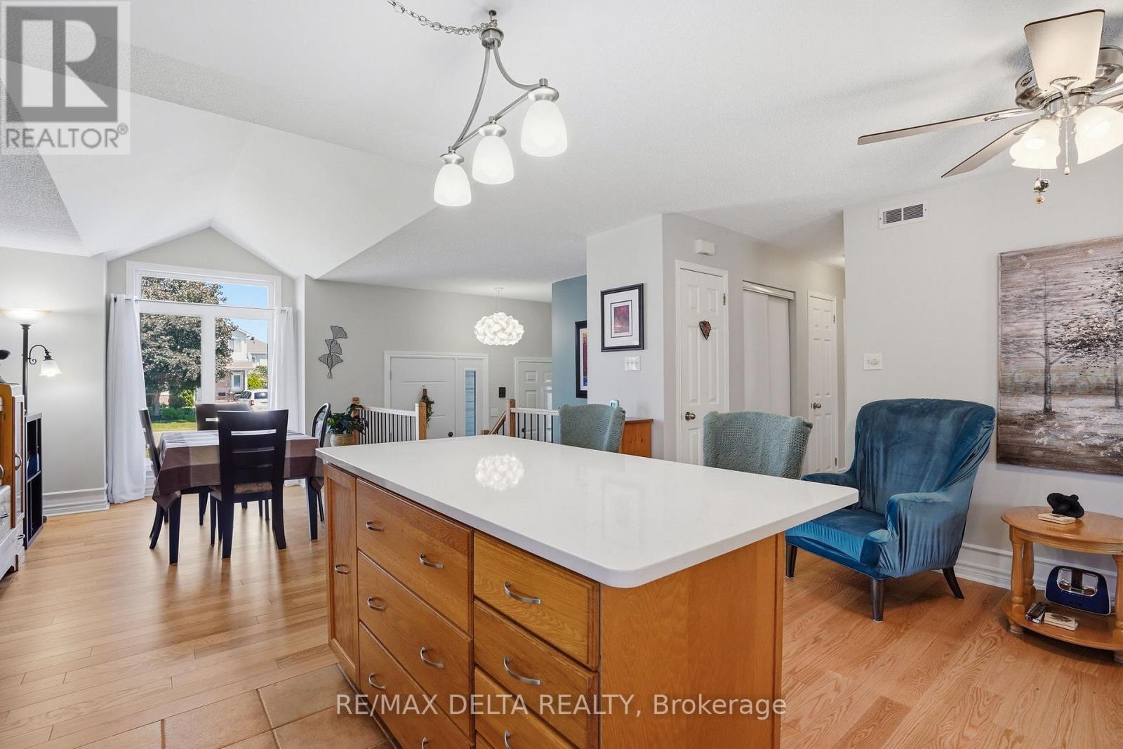 2733 SYLVAIN STREET - 12