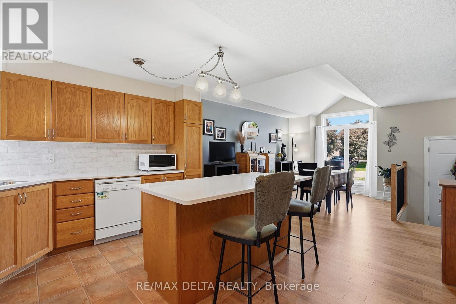 2733 SYLVAIN STREET - 13