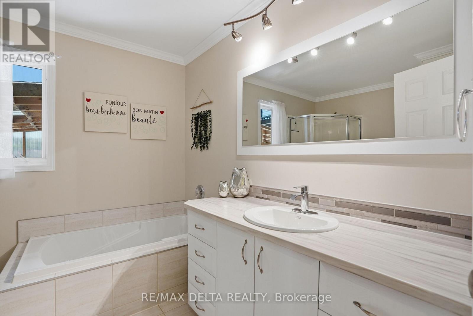 2733 SYLVAIN STREET - 19