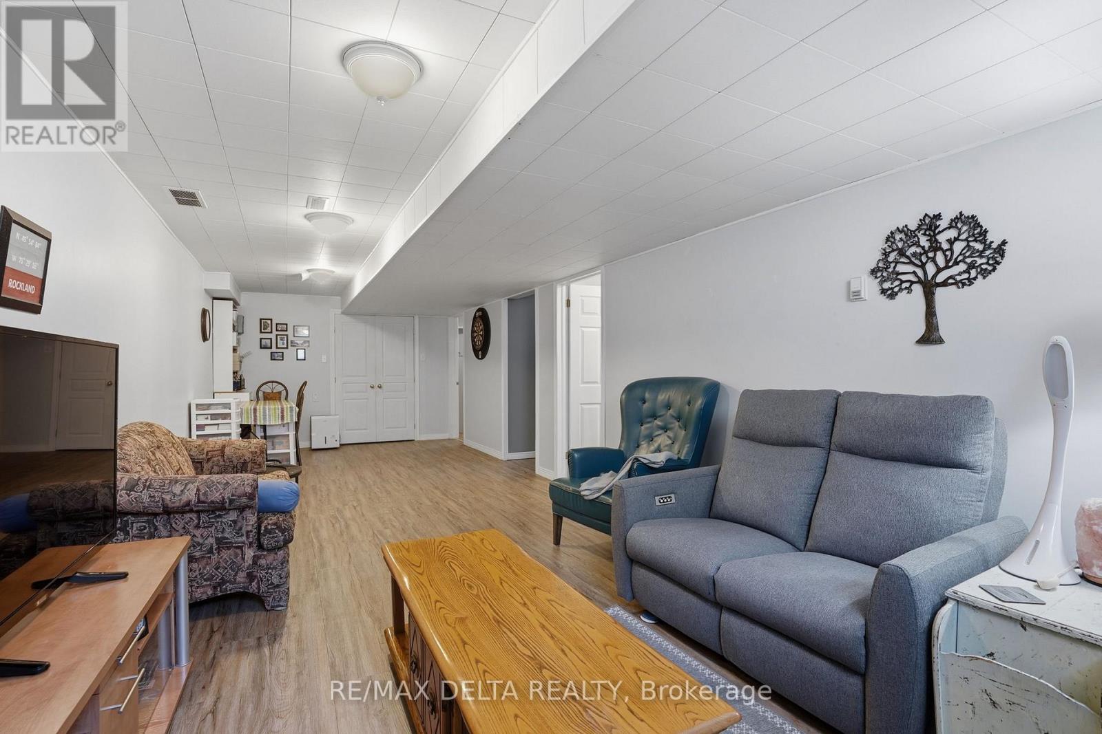 2733 SYLVAIN STREET - 23