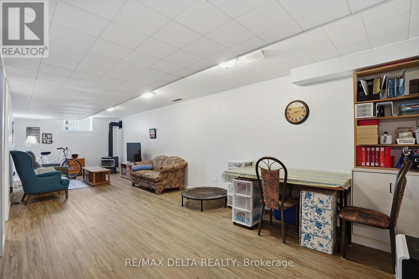 2733 SYLVAIN STREET - 24