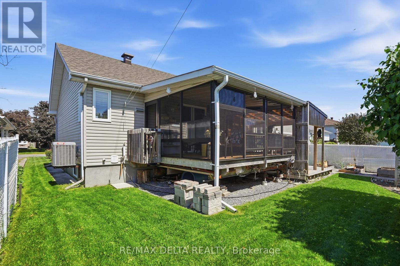2733 SYLVAIN STREET - 30