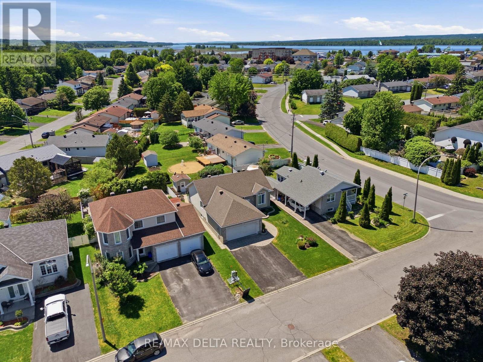 2733 SYLVAIN STREET - 32