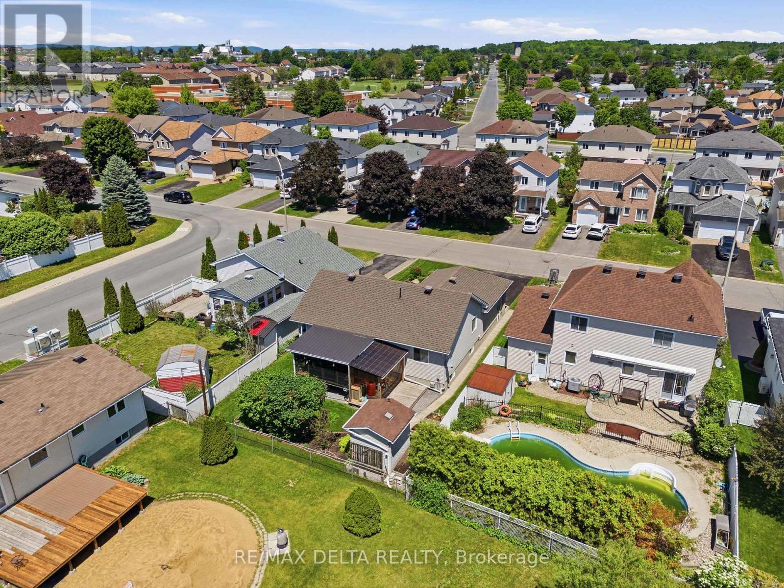 2733 SYLVAIN STREET - 35