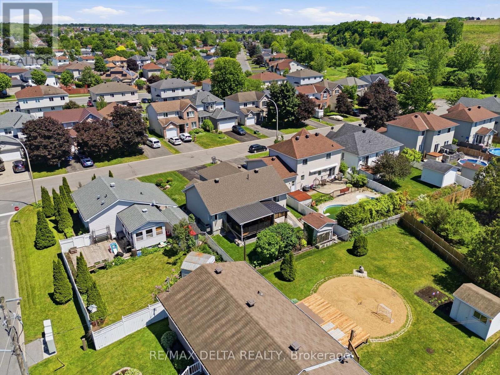 2733 SYLVAIN STREET - 36