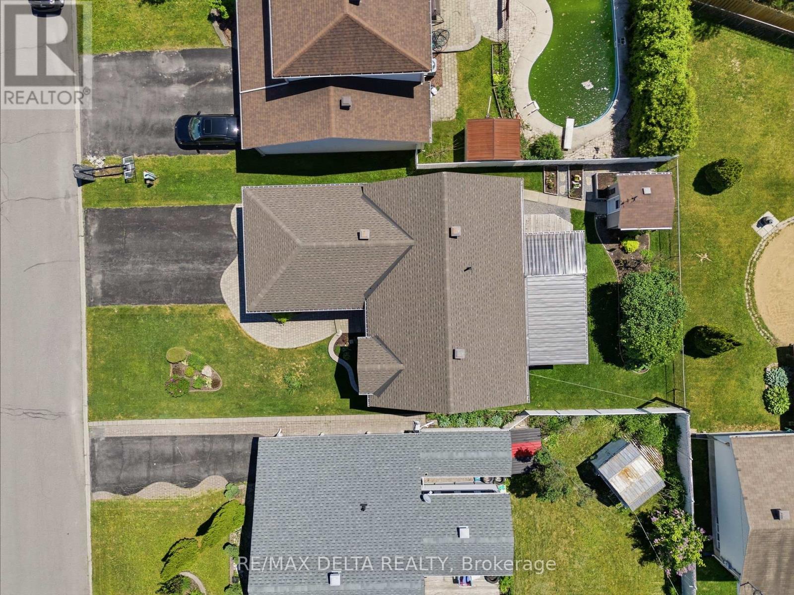 2733 SYLVAIN STREET - 37