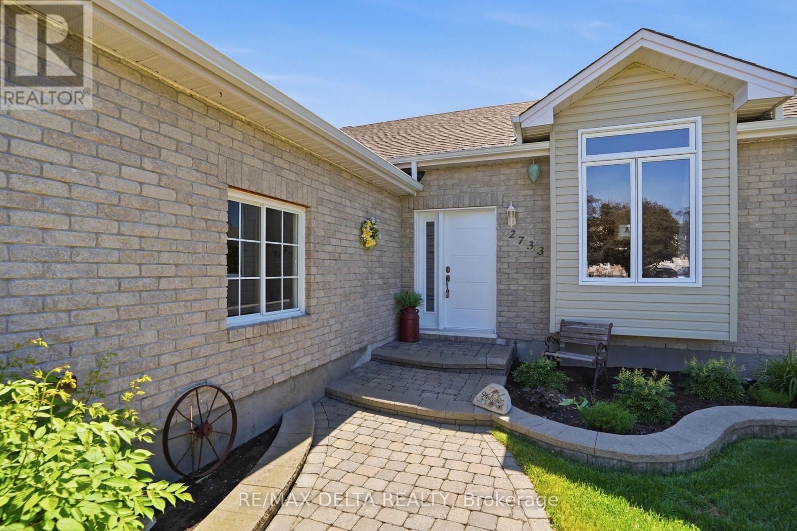 2733 SYLVAIN STREET - 4