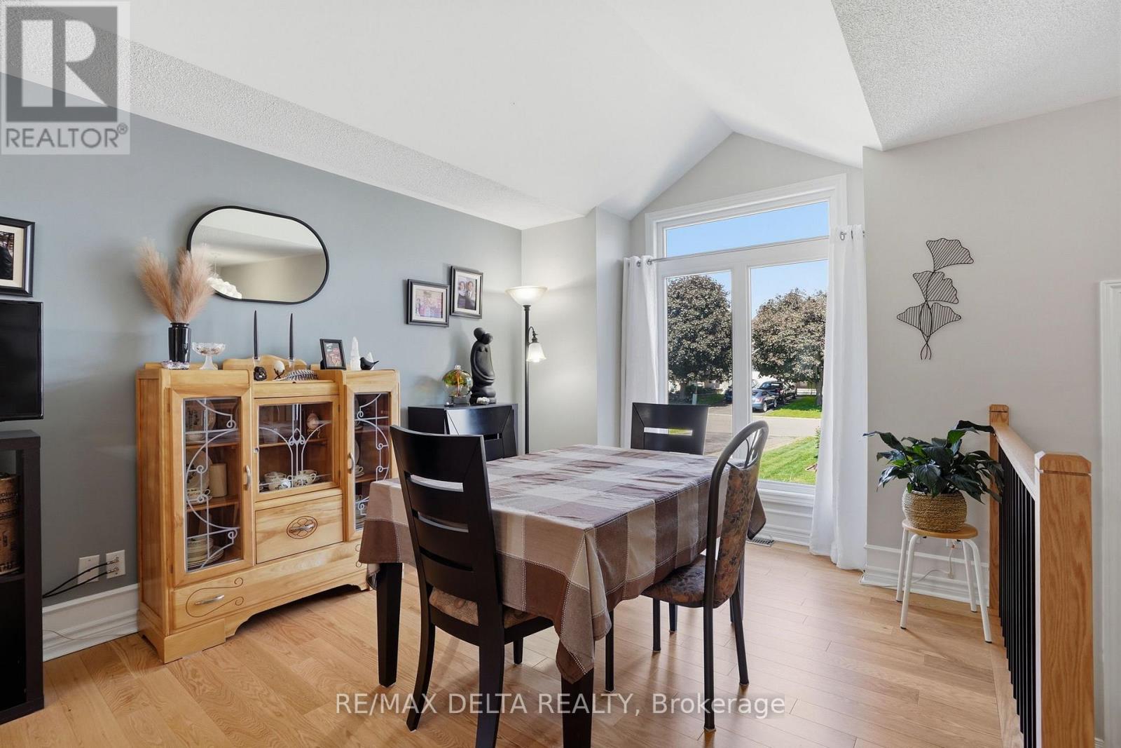 2733 SYLVAIN STREET - 6
