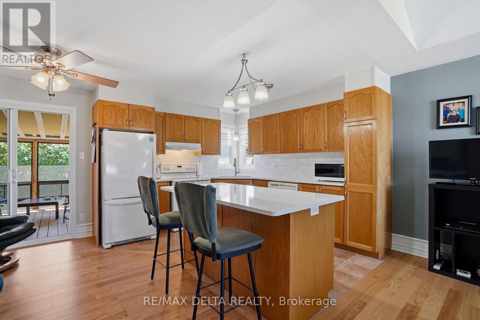 2733 SYLVAIN STREET - 8