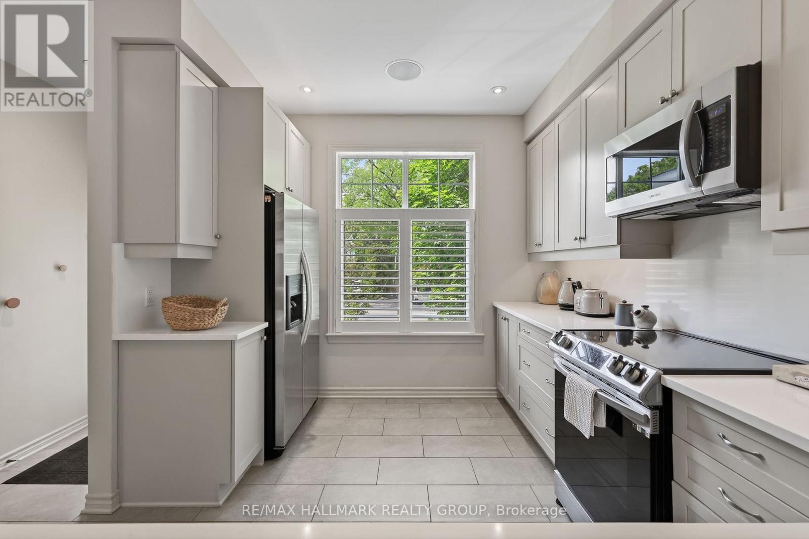312 IONA STREET - 12