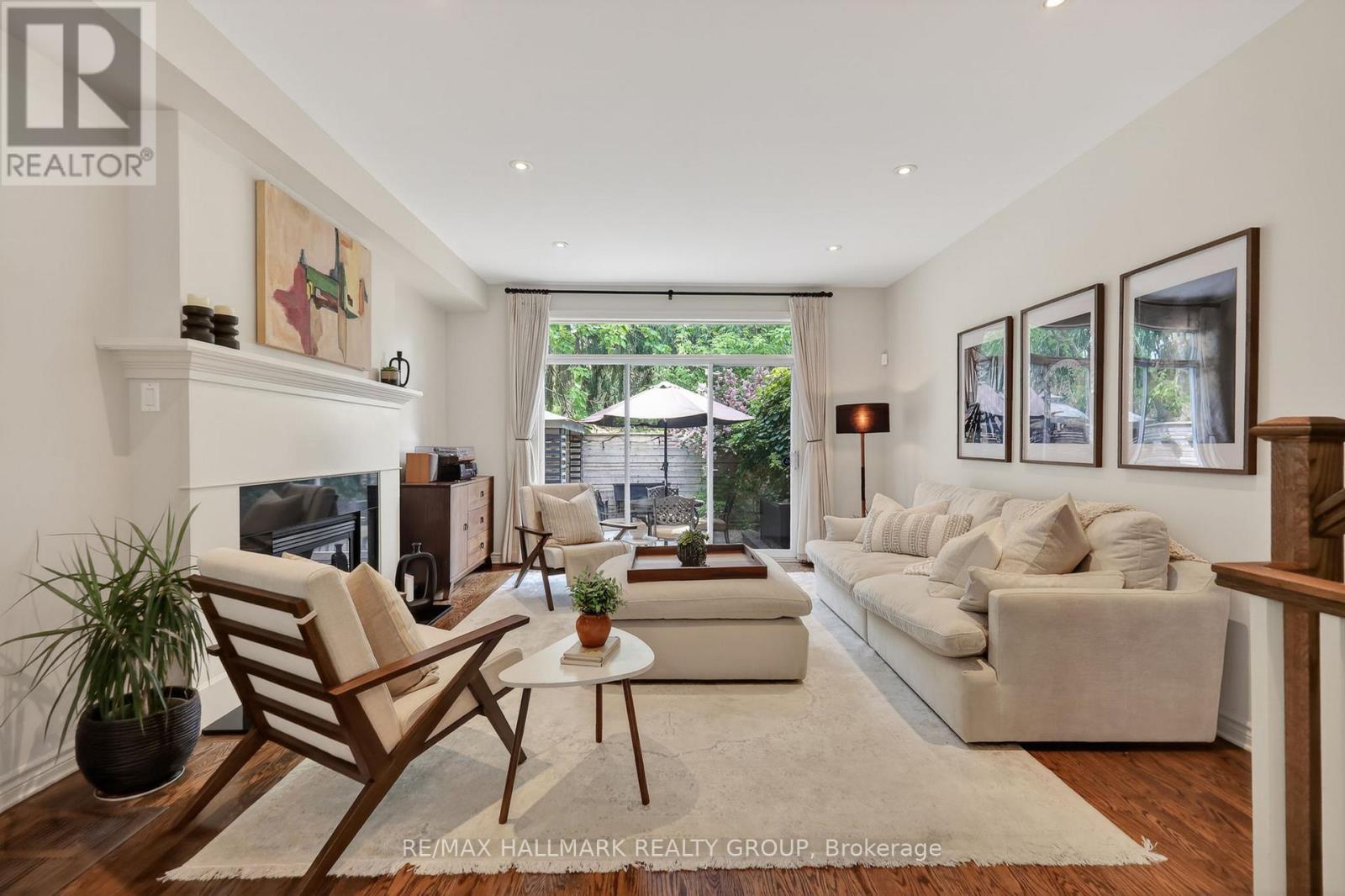 312 IONA STREET - 16
