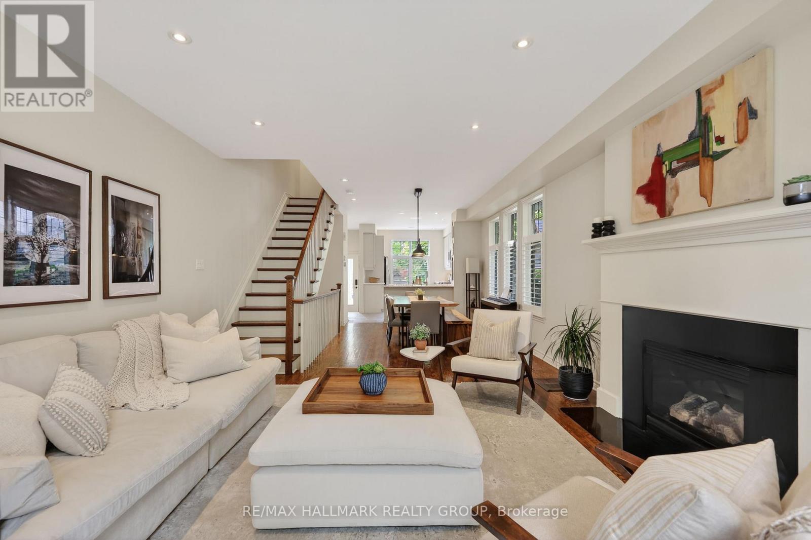 312 IONA STREET - 18