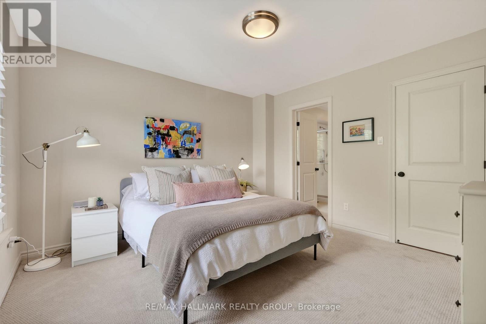 312 IONA STREET - 23