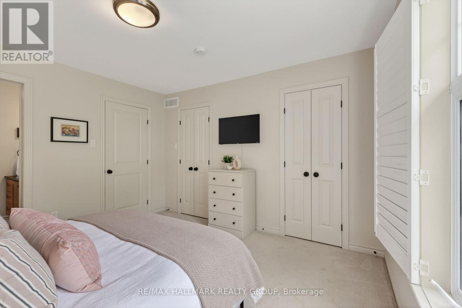 312 IONA STREET - 24