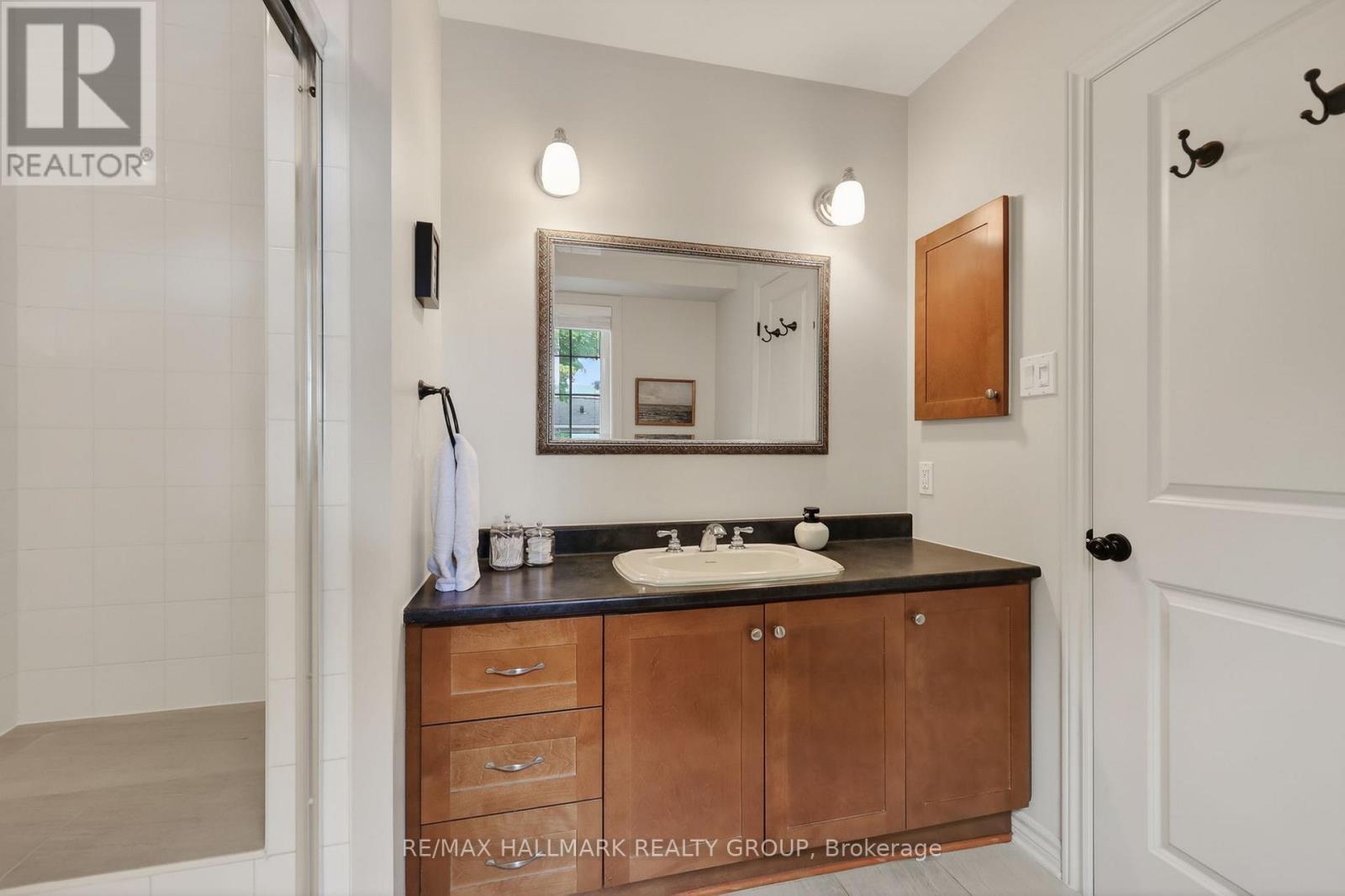 312 IONA STREET - 26