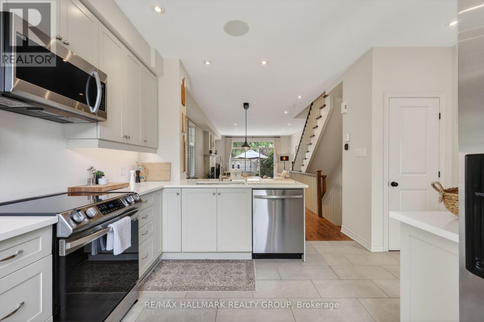 312 IONA STREET - 6