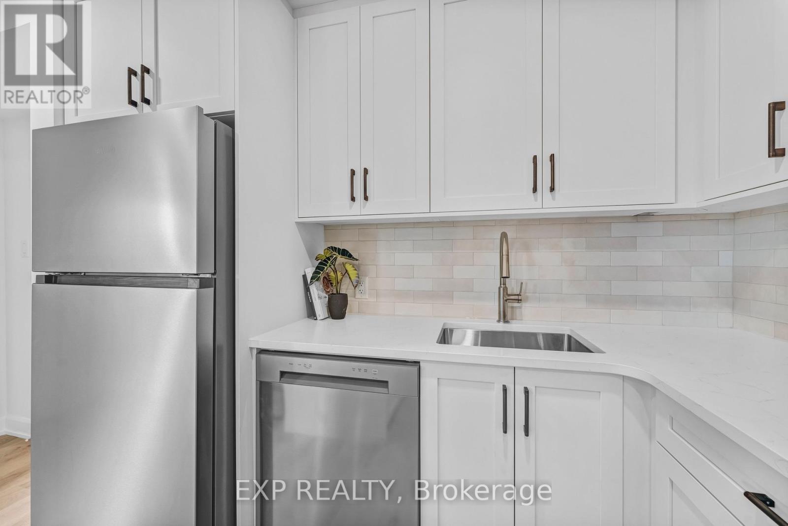 2 Bed, 1 Bath Multi-Family for Rent in Ottawa – 2 – 885 SOMERSET STREET W, Ottawa – MLS# X13424910 - Image 2