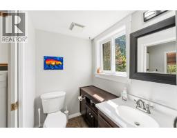 178 Range Road, Kaleden, BC V0H1K0 Photo 17
